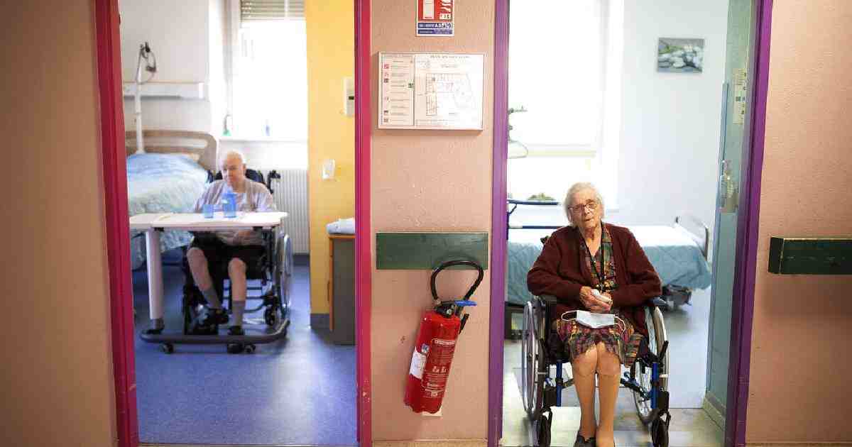 Mass virus test in nursing home seeks to combat loneliness